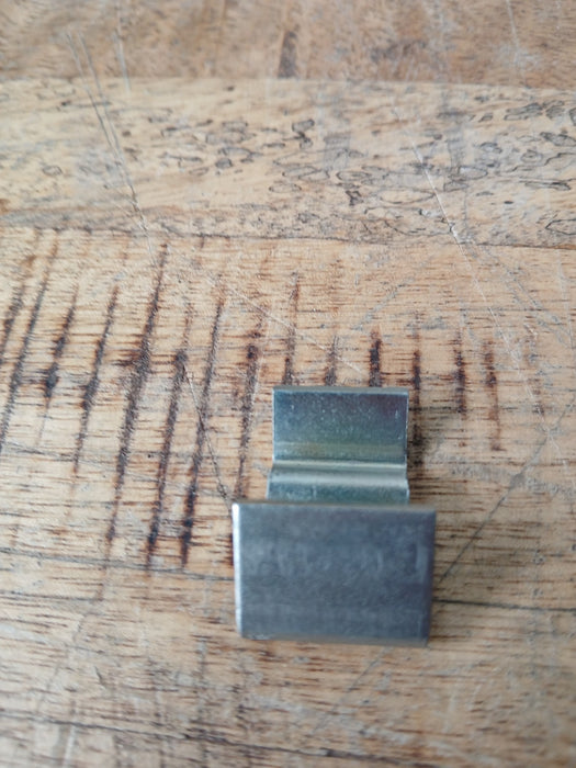 Legbordhaakje voor kast, staal, 30 x 20 x 16 mm