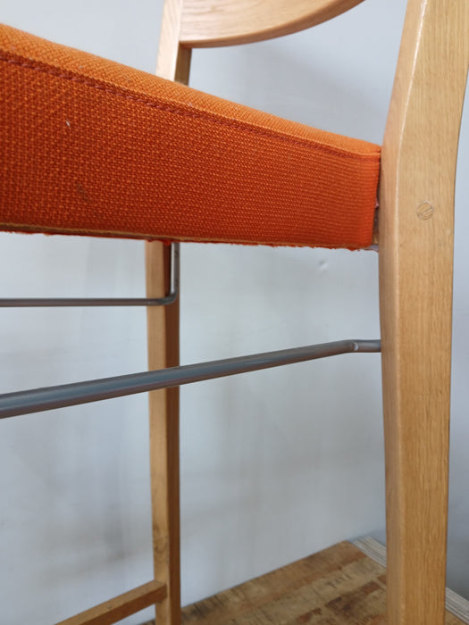 Hutten design barkruk, Hout/  oranje stof, 43 x 43 x 118 cm