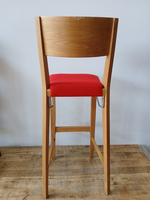 Hutten design barkruk, Hout / rode stof, 43 x 43 x 118 cm