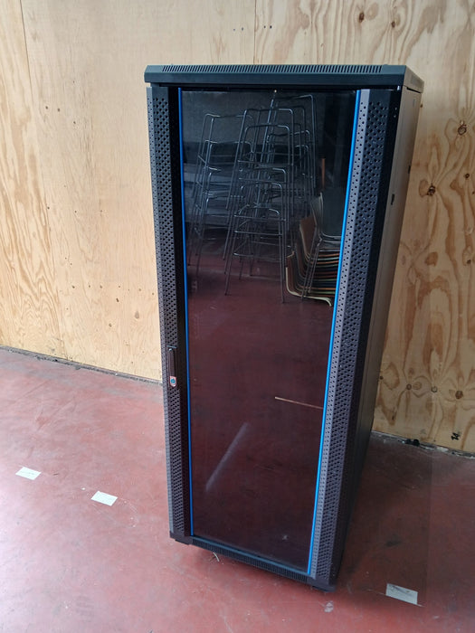 Server / patchkast, verrijdbaar / op wieltjes, zwart met glazen deur, 60 x 100 x 162 cm
