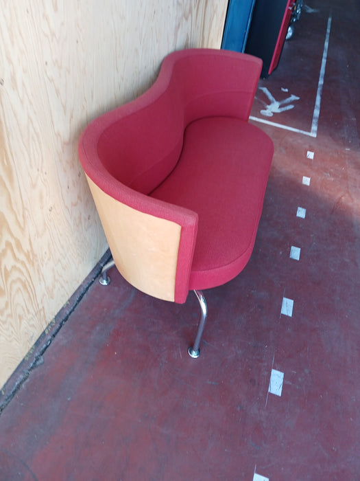 Lammhults Möbel sofa, model Felicia, rode stof