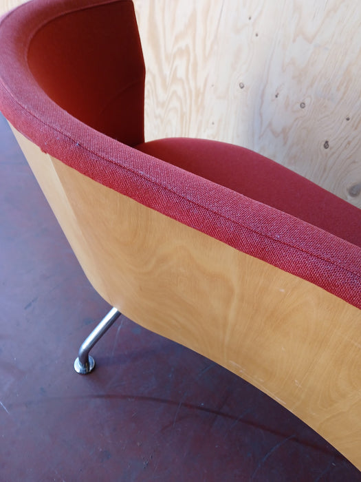 Lammhults Möbel sofa, model Felicia, rode stof