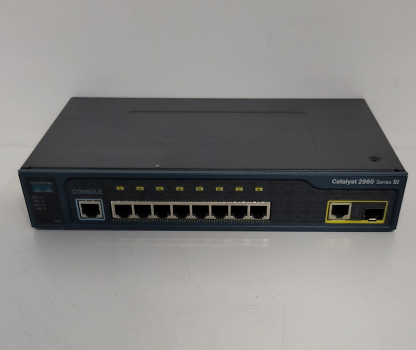 Cisco WS-C2960-8TC-S, switch, zwart, 27 x 16,3 x 4,4 cm.