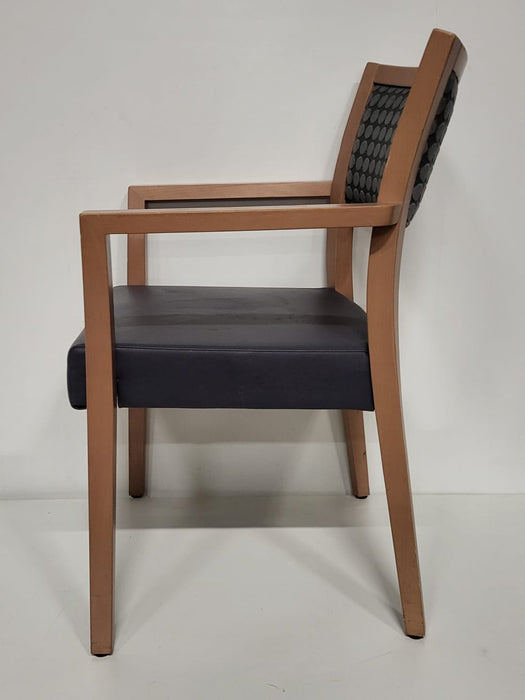 Dietiker Noja stoel (Lensen), grijs, 60 x 52 x 89 cm, zith. 47 cm.