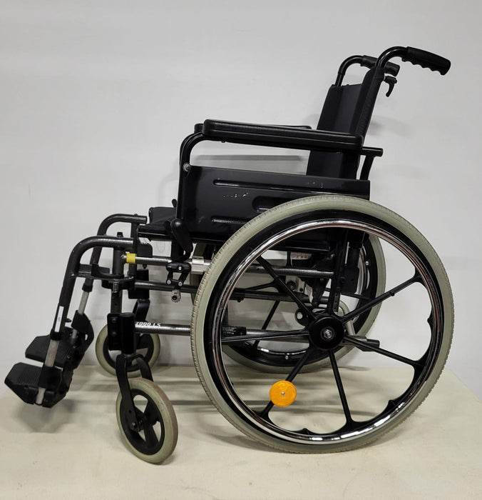 Invacare 2000 LS rolstoel, zwart