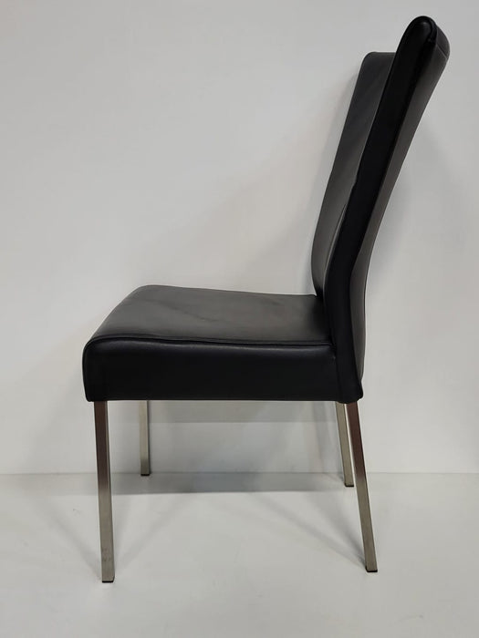 HVS Rony design eetkamerstoel, zwart leder, B x D x H 50 x 62 x 96 cm, zithoogte 48 cm.