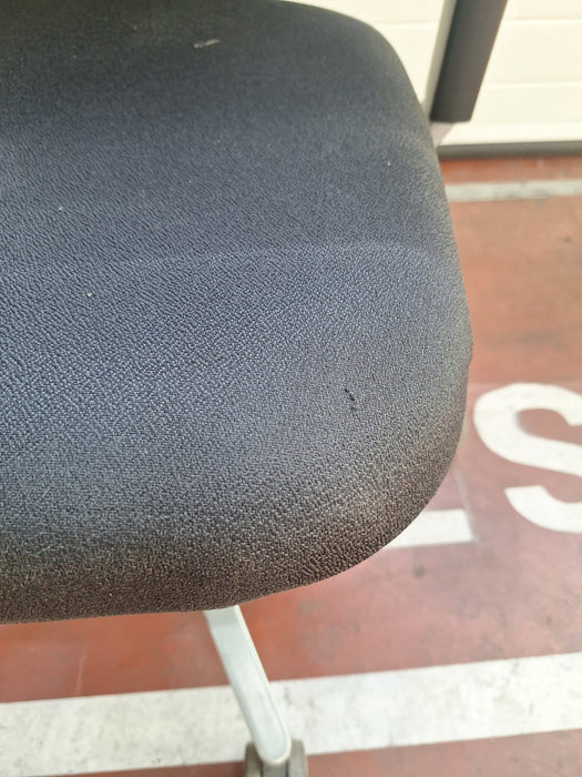 Frontseat bureaustoel, zwart gestoffeerd
