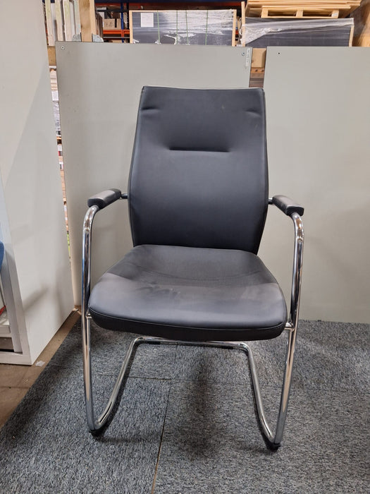 Nowystyl Orlando vergaderstoel, zwart leder