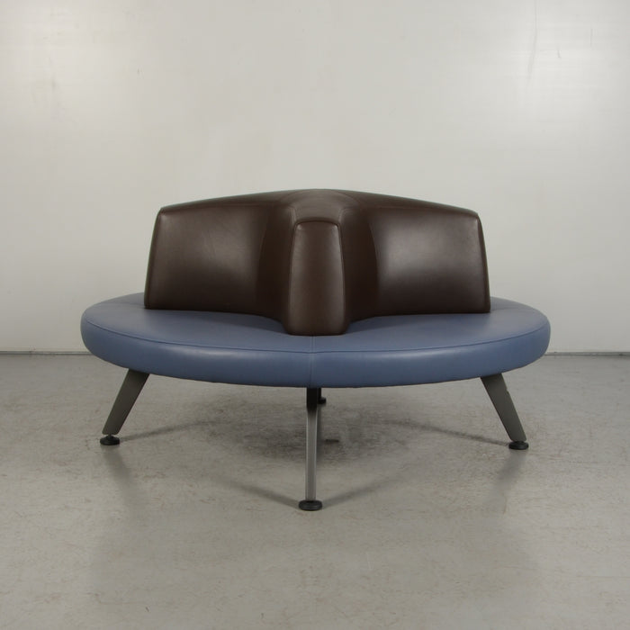 Ontvangstbank Kusch+Co V-Travel, bruinblauw leder, 144 cm ø