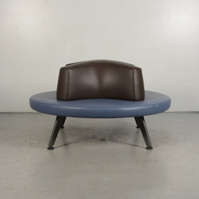 Ontvangstbank Kusch+Co V-Travel, bruinblauw leder, 144 cm ø