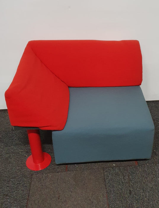 Artifort 960 Quadrio lounge stoel, rood/grijs, set van 2