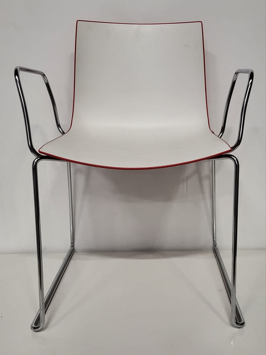 Arper Catifa 46 stoel, wit / rood