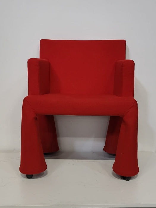 Moooi VIP chair fauteuil, rood, verrijdbaar
