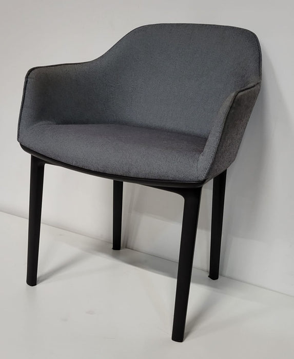 Vitra Softshell fauteuil, donkergrijs, 4-poot onderstel