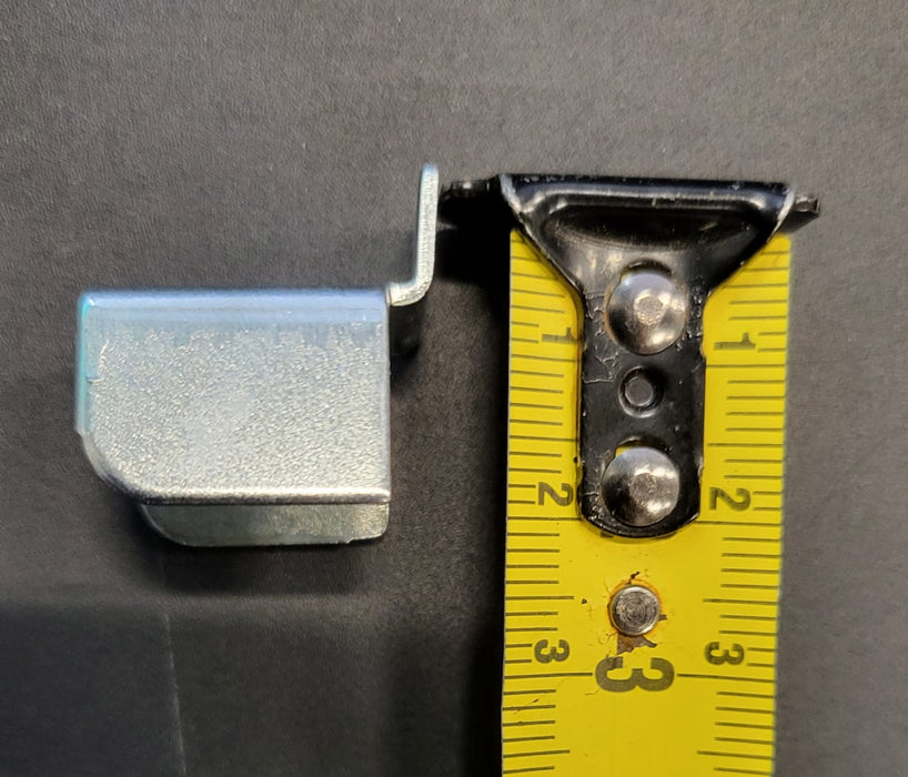 Legbordhaakje voor kast, verzinkt staal, 2,3 x 1,1 cm x 2 cm
