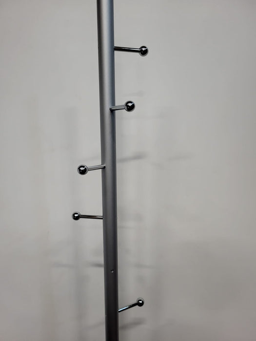 Mobles 114 Mirac, design kapstok, aluminium,192 cm hoog.