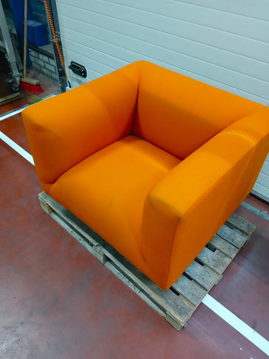Haworth Qbic fauteuil, oranje, B x D x H 92 x 85 x 71 cm