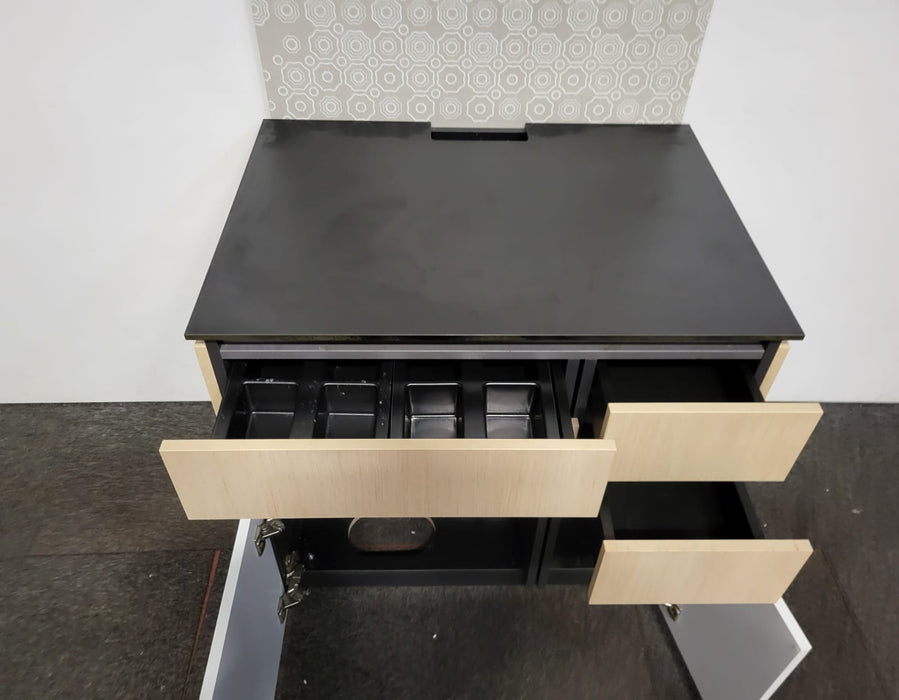 Onderkast, Douwe Egberts, Wit / berken, 90 x 66 x 90 /192 cm.