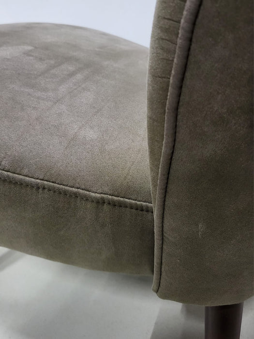 Fauteuil, taupe velvet, 56 x 70 x 72 cm, zithoogte 43 cm