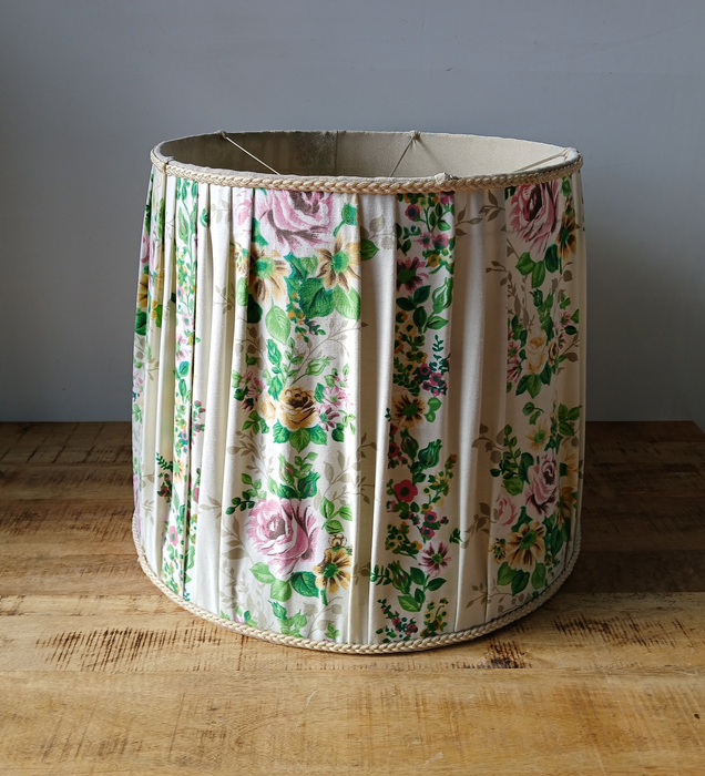Vintage lampenkap, bloemmotief, diam. 55 / 46 Hoogte 46 cm