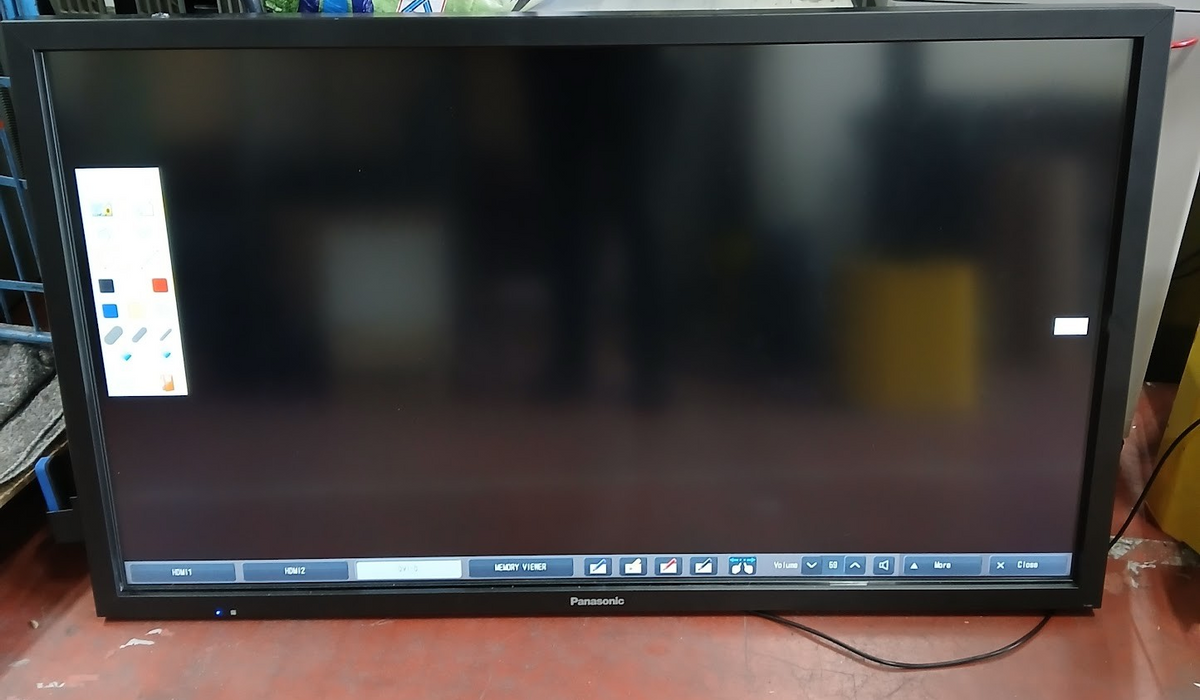 PanasonicTH-65BF1E, 65 inch + Conen Sceta standaard